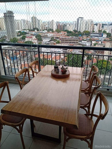 Mesa de Jantar Aracê 180x90 com bordas orgânicas Pés de Ferro Tubulares