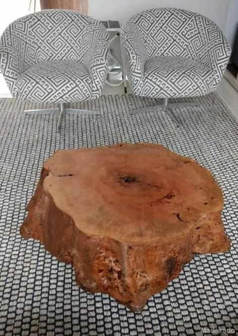 Mesa de Centro Rústica Carí - Madeira  e Bordas orgânicas - 60x65x30