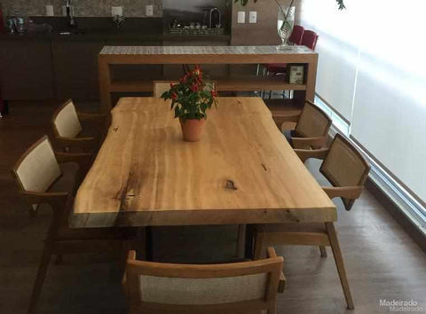 Mesa de Jantar Avati em Madeira Maciça Rústica para 6 lugares 170 x 100 com Pés de Ferro 60x68