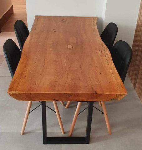 Mesa rústica de madeira para decoração