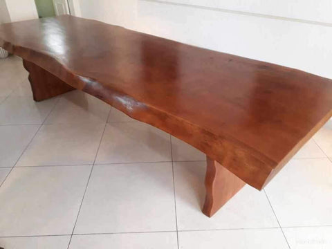 Mesa de Jantar Votu Rústica de Madeira Maciça com Pés de Madeira de (300 x 104) - Loja de Móveis de Madeira Maciça. Moveis Rusticos